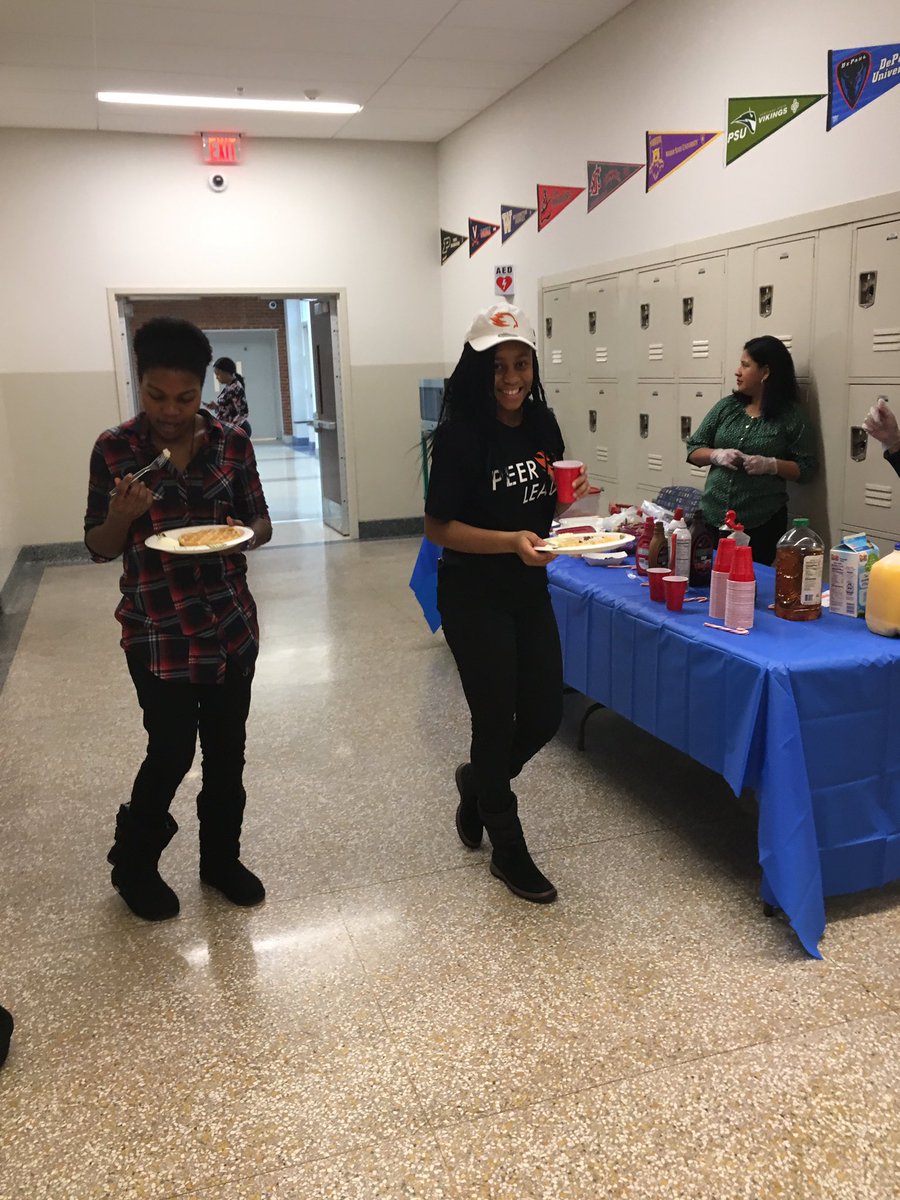 It's #WaffleWednesday @RooseveltSTAY! Giving our students a tasty treat for making it to school on time. #STAYReady #dcpsrising #AttendanceMatters #DCPS @attendanceworks