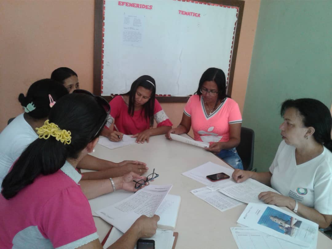 🏫🗣️ | De forma simultanea en los 14 municipio del estado, se realizaron mesas de trabajo para la elaboración de propuestas municipales del #MBF en marco al #5toCongresoNacional a celebrarse próximamente @MPPEDUCACION @psuvaristobulo @JorgePerezVZLA <a href="/RosangelaOrozco/">Rosangela Orozco</a> <a href="/rafaelcalles/">Rafael Calles</a>