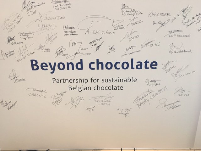 Another big step in making Belgian chocolate more sustainable #beyondchocolate persconferentie deze ochtend in #chocolatenation @Stad_Antwerpen @WeMakeTheShift @alexanderdecroo #staytuned #belgianchocolate #barrycallebaut #foreverchocolate