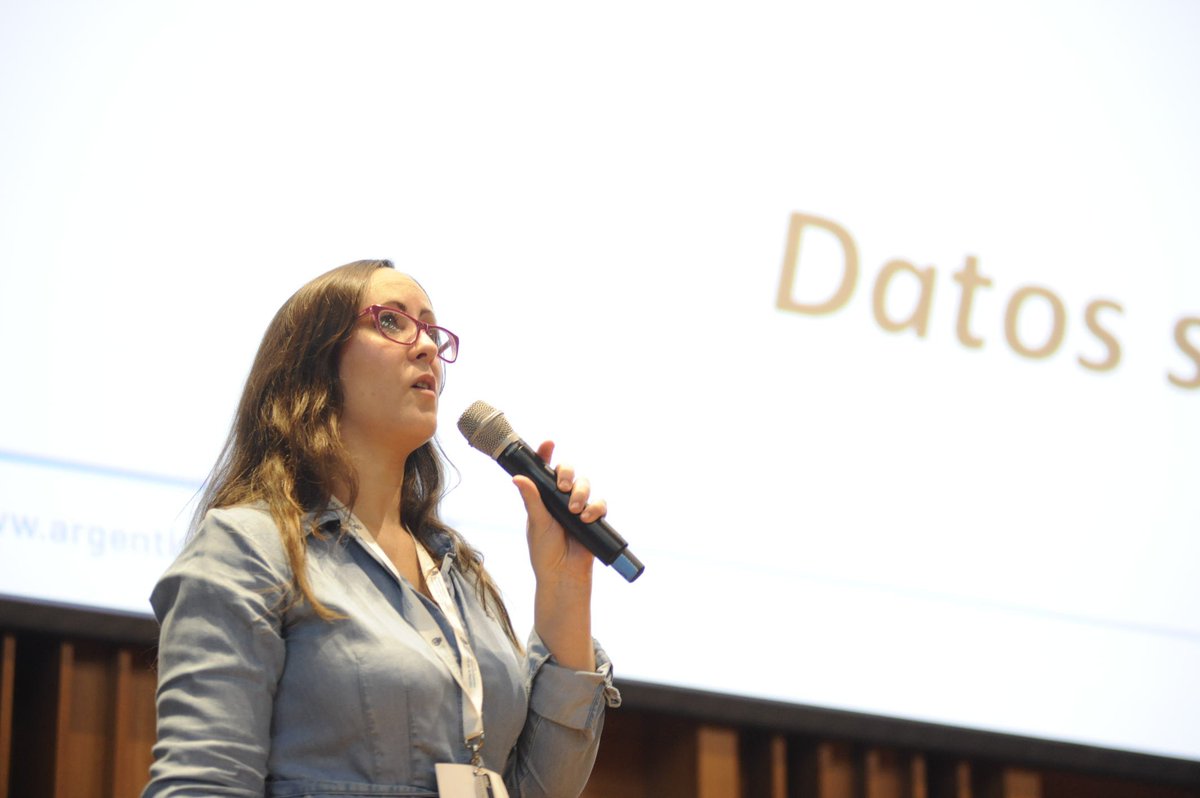 Para que los repositorios sean interoperables deben cumplir con ciertos estándares que son utilizados mundialmente, con el fin de que puedan comunicarse entre sí, nos explican en el encuentro de #DatosAbiertos en el <a href="/ccdelaciencia/">Centro Cultural de la Ciencia</a>.