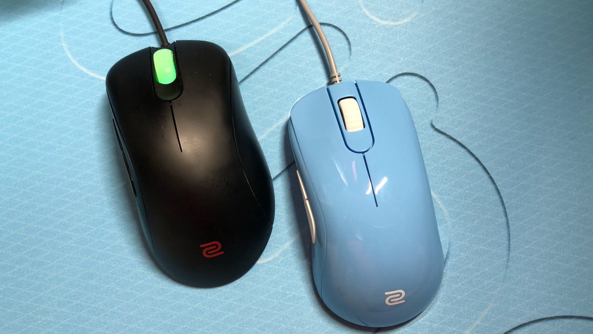 Tyanri 気になっていた Zowie Divina Ec2 B S2 G Sr Se頂きました マウスパッドは触り心地がいいです まずは S2から使ってみたいと思います ブルーの他にピンクもあるみたいでブルーとピンクを組み合わせるのも可愛いと思います Womeninesports