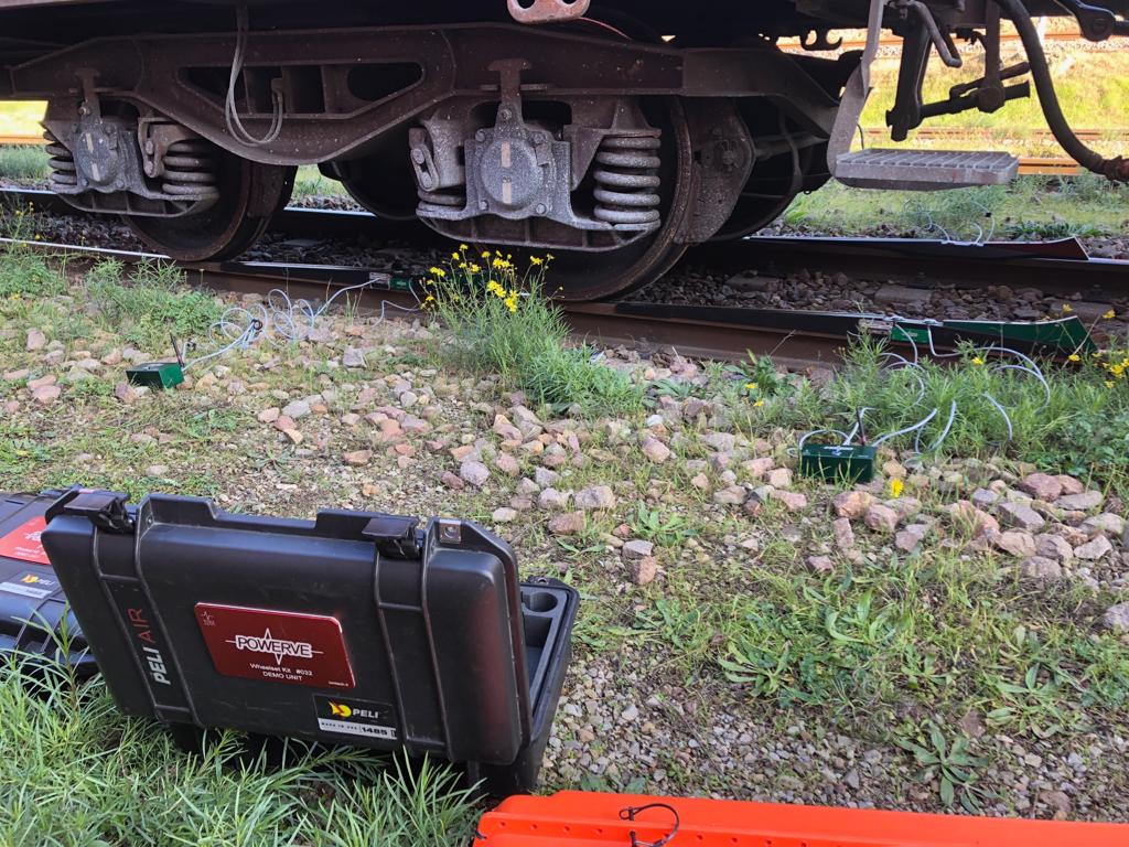 Ivm_tech's tweet photo. IVM is back in Italy: new #POWERVE #demo presso #DinazzanoPo, in Reggio Emilia. Take a look at the pics and stay tuned!! 
#Innovation #Railway #Testing #Weighing #Transportation #Technology #locomotive #tests #WheelForce #measuring #equipment https://t.co/1nEByoiH8C