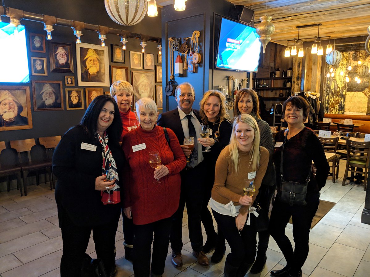 WHRelocations's tweet image. Getting in the holiday spirit with the Welcomehome team at the @CERC_CA Holiday Mix and Mingle!