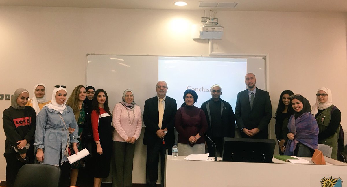 univ_koweit's tweet photo. 📷مقتطفات من محاضرة اليوم تحت عنوان: "اللغة الفرنسية لدى طلاب الثانوية العامة في دولة الكويت" 
ألقتها د. خلود الصالح💐
وقدمها أ. آرون فيتينادان💐

وقد حضر المحاضرة الدكتور بينجامان توناي الملحق الأكاديمي والعلمي الفرنسي في الكويت ومجموعة من أعضاء هيئة التدريس والطلبة💐 https://t.co/TOi4YEJh9f