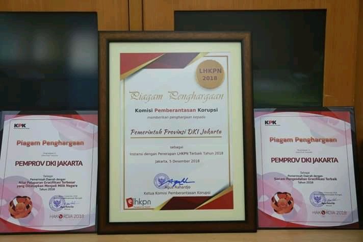 Gubernur gw,  membangun tanpa caci maki. Emang goodbener. 

Lanjutkan Gubernur Indonesia. 
Yg bangga sama Gubernur ini retweet.