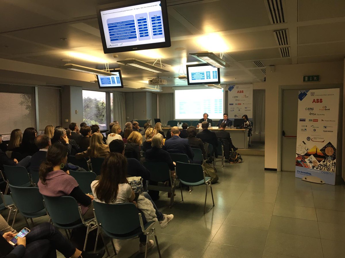 StefanFerraro's tweet image. Passiamo (con alcune precisazioni sull'evoluzione della legge) con l'avvocato #StefanoTorchio dello studio #Lablaw alla somministrazione che ha avuto un impatto decisamente forte in rapporto  "al cd Decreto Dignità   " .