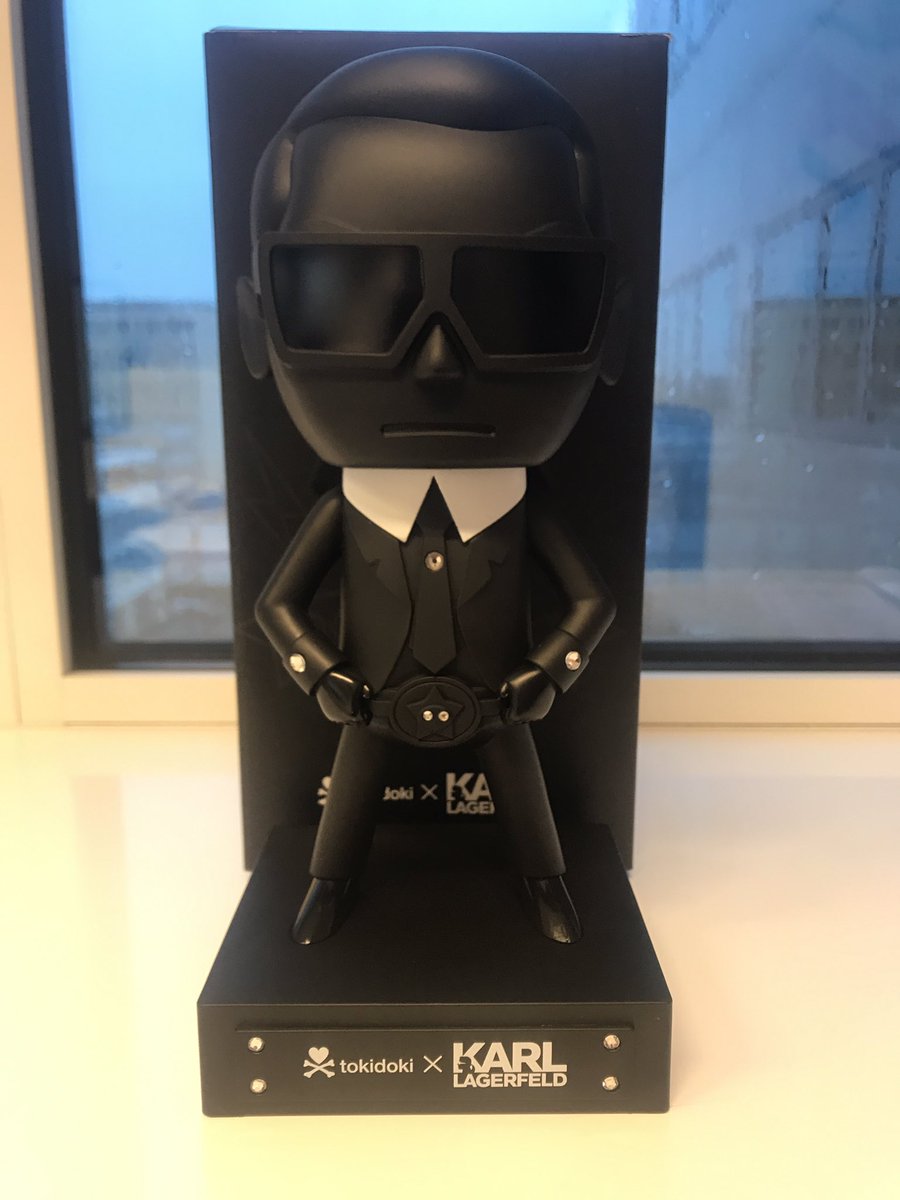 rolandverniers's tweet image. Christmas came early this year!! 😎 Loving the #KarlLagerfeld #tokidoki Now to find a great space for in what soon will be our new office at #SPACESZuidas in #Amsterdam @mhollisllp