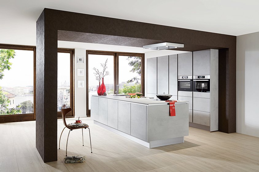 Wij zoeken foodie. Een echte. Zo één die snapt waarom de keuken het paleisje is van jouw woning. Zo één die de passie voor koken, wonen en leven deelt met de klanten. 
Zo één ... die wellicht bij ons wilt komen werken? 

Herkenbaar? Kijk hier eens op; bit.ly/Echteenleukeba…