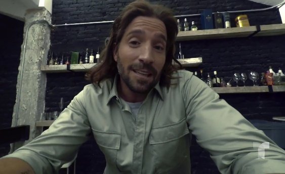 ChocarroARG's tweet image. #Fotos #Capítulo34 #SraAcero5 #Leticia Mira un video que dejó #Alberto @DavidChocarro :-) #5