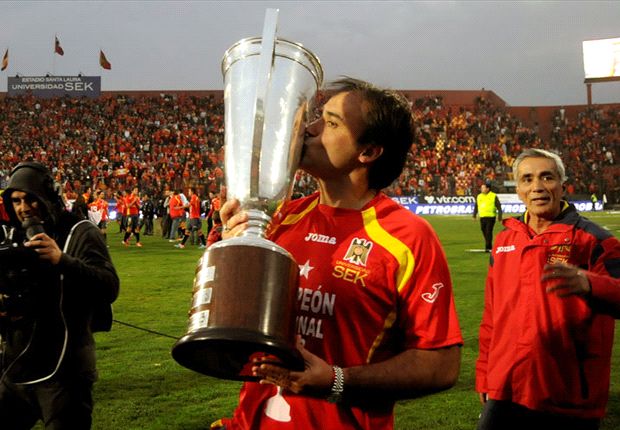 Coordinacion_FR's tweet photo. Saludamos a nuestro ídolo, José Luis “Coto” Sierra Pando en su cumpleaños N° 50🎉

Multicampeón con Unión Española:
🏆Copa Chile 1992 y 1993
⭐Torneo de Apertura 2005  ⭐Transición 2013
🏆SuperCopa 2013

Cual es el momento mas recordado con el mitico zurdo y la 10 en la espalda? https://t.co/MzUiqDTP2v