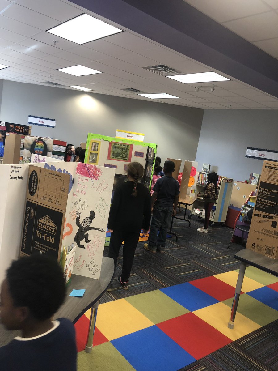 Gardner4B's tweet photo. @oakdaleelement is about to start our 1st Annual Reading Fair!! #TCSLEARNS https://t.co/brqHlyWat6