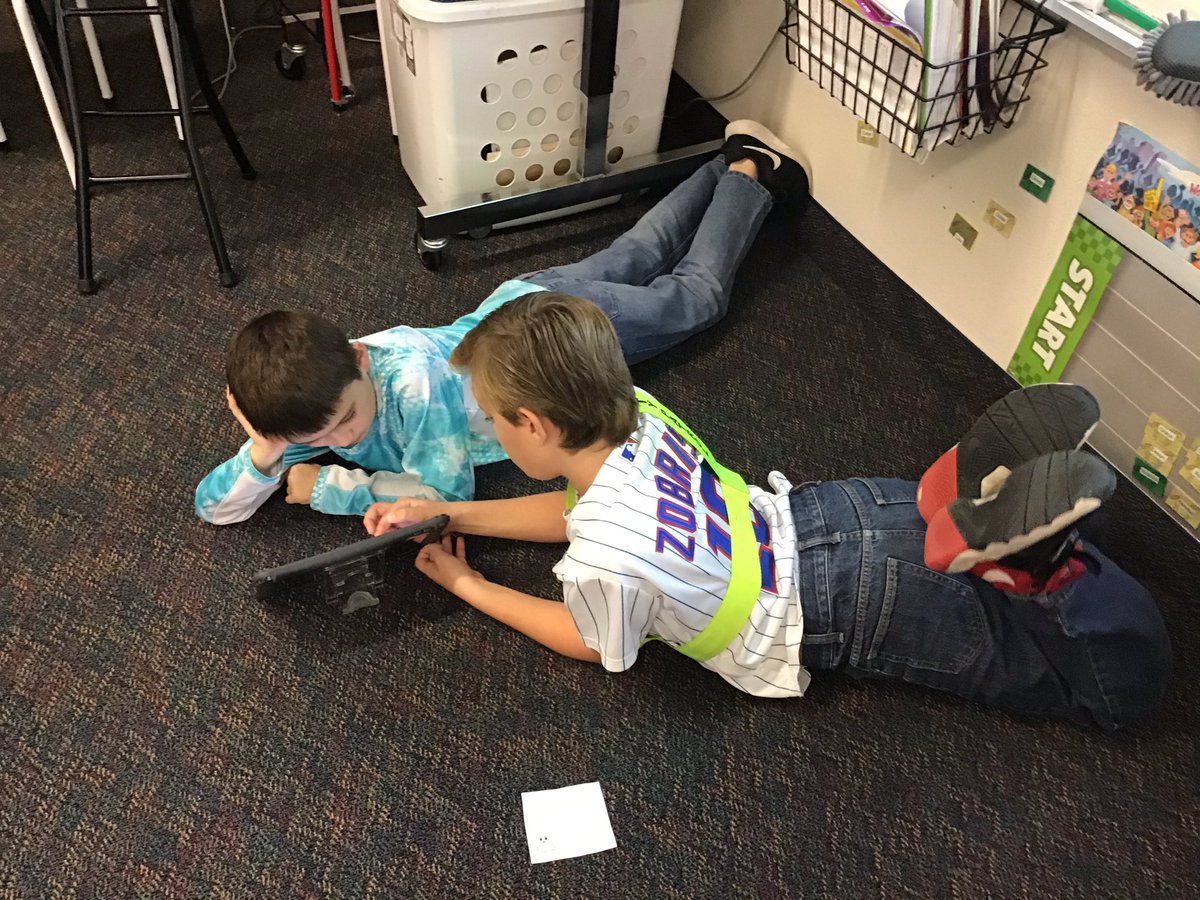 MsBuckner8704's tweet photo. More fun with coding! #hourofcode@code.org, #celebratelps, ##citrusschools https://t.co/b8djjByC9M