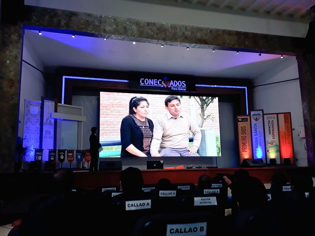 DcarrascoPr's tweet photo. Se presenta el testimonio del Pastor José Castañeda sobre su experiencia con sus estudiantes de la Biblia, Edison y su esposa, quienes serán bautizados hoy. 
#IICongresoMiCOP https://t.co/v33Z84a5Rm