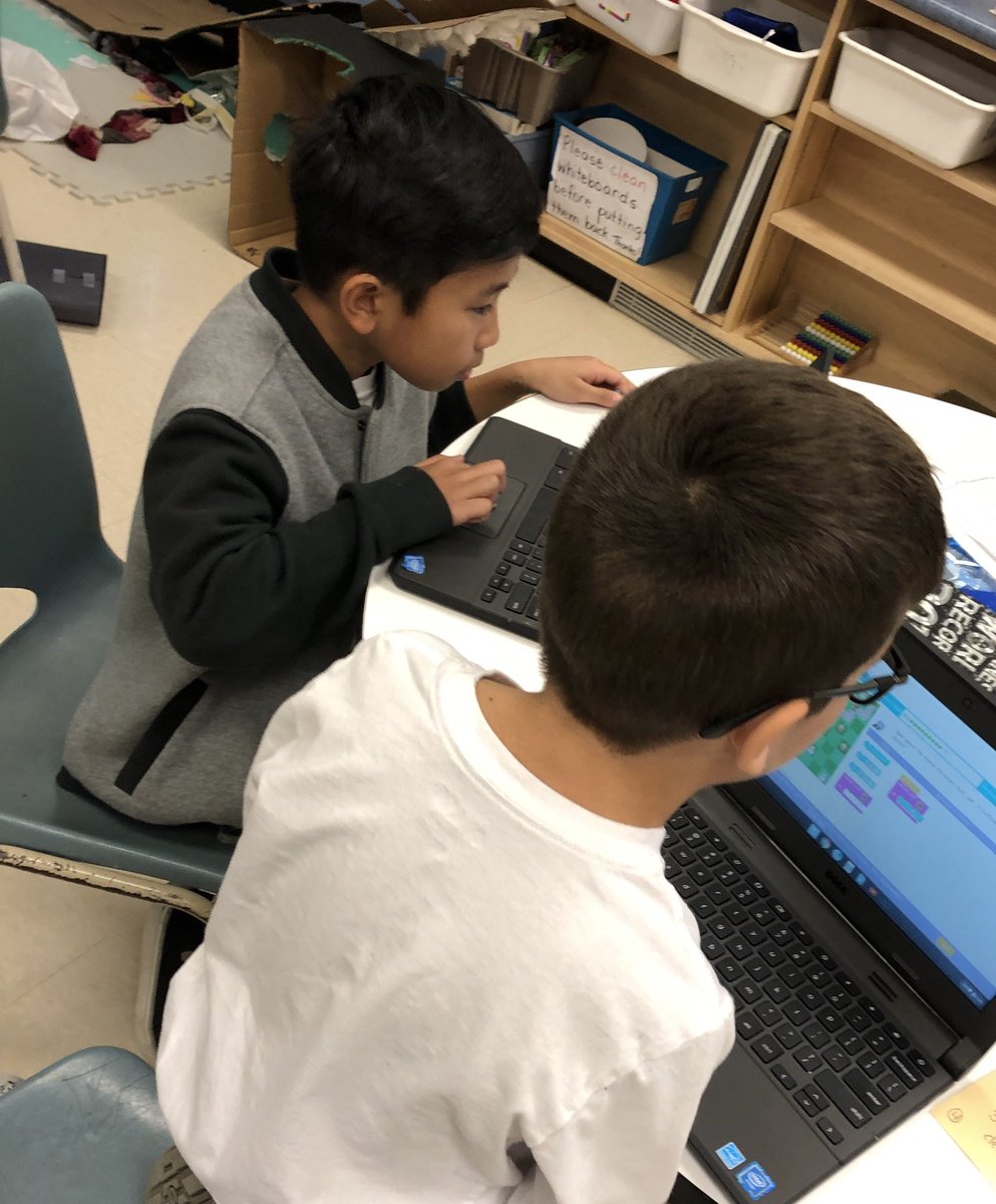 MsLapiccirella's tweet image. @StDominicDP Coding Club helping their Grade 3 friends write their first computer program using @scratch #CanadaLearningCodeWeek #HourOfCode @learningcode @DPCDSBSchools @codeorg @hourofcode