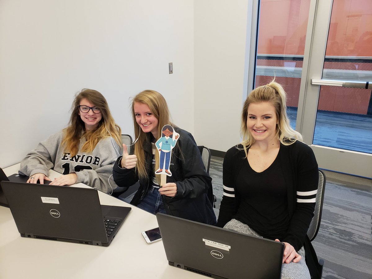 tsyoast's tweet photo. Team coding with Cassie! @STAexcels @KCTechCouncil #CSEdWeekKC https://t.co/4sN9NDZdzg