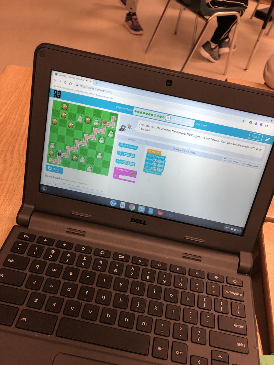 MsLapiccirella's tweet image. @StDominicDP Coding Club working with our Grade 3 friends to help them write their first computer program using @scratch @DPCDSBSchools @codeorg @learningcode #CanadaLearningCodeWeek #hourofcode