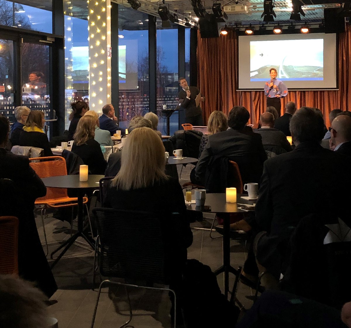 Idag medverkade Skanskas Cecilia Molvin på Malmö Lives nätverksfrukost för att berätta om vårt engagemang i Malmö Live. Vi vill bidra till sammanhållning och mångfald i samhället, skapa en öppen kulturell mötesplats tillsammans med våra kunder, Malmö Live är ett exempel på det.