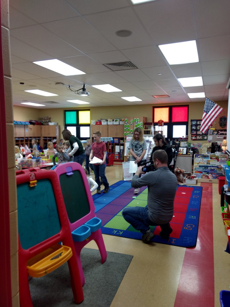 lynnetteroeth's tweet photo. Sharing our story at Graham Elementary School! STEM...Careers...Future Ready! #GESTEM # GESPRIDE #WEAREGRAHAM @PrincipalCMill https://t.co/6rXhqw28Jh