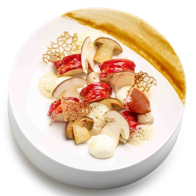 // Homard breton rôti et variations autour du cèpe.

#paris #france #restaurant #gastronomie #gastronomy #food #instafood #yummy #amazing #instagood #photooftheday #sweet #dinner #lunch #fresh #tasty #foodie #delish #delicious #foodpic #… ift.tt/2UfshUN