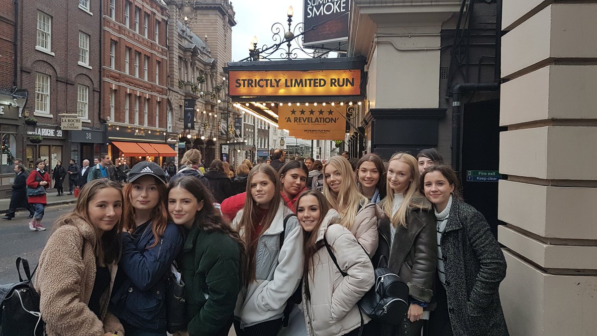 NGHSDRAM's tweet image. #summerandsmoke #NGHS #dramatrip #amazingperformance #tennesseewilliams @NGHSDRAM @NottmGirlsHigh