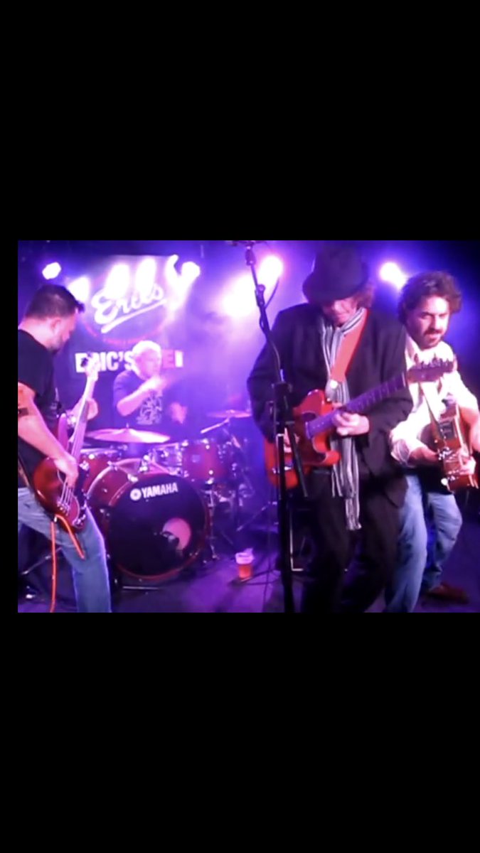 <a href="/IanProwse/">Ian Prowse</a> with <a href="/springsteen/">Bruce Springsteen</a> Brilliant 👏👏 Here’s #HungryHeart Live from Eric’s Liverpool - Xmas Party with <a href="/IanProwse/">Ian Prowse</a> <a href="/empiresend/">Ian McNabb. Cultural attaché: Kensington, L,pool.</a> @EthanAl58552486 &amp; Roy Corkhill 👍 youtu.be/hmMnYJT23KM