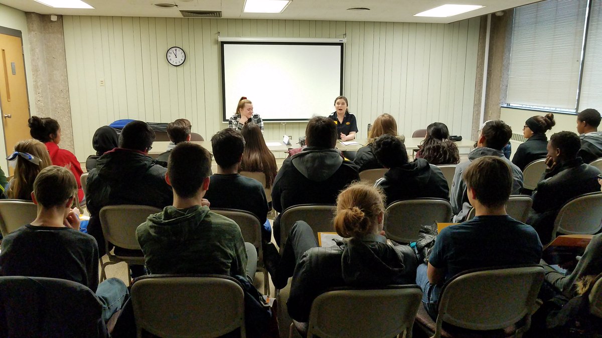 MPSCACC's tweet image. Ronald Reagan students soaked up some college knowledge on a visit to UW-Milwaukee yesterday #exploringcollegeoptions @ronaldreaganhs @uwmadmit