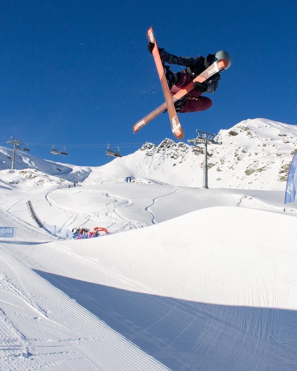 GBParkandPipe's tweet image. Good luck to Zoe Atkin and Sam Ward, who are competing in the first @FISfreestyle World Cup Halfpipe event of the season this afternoon!

1️⃣9️⃣ Zoe Atkin ➡️ 4.15pm 
3️⃣5️⃣ Sam Ward ➡️ 6.35pm 

Good luck! #GoBeyond

Follow the action: buff.ly/2BQVWfM