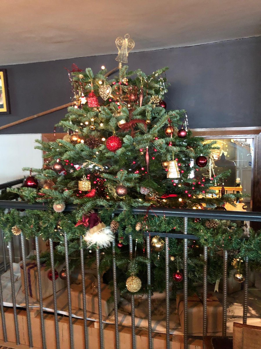It’s beginning to look a lot like Christmas here at The Windmill Inn! Still looking for somewhere to have your party?! Contact us today! #Christmas #Bristol #December @Fullers