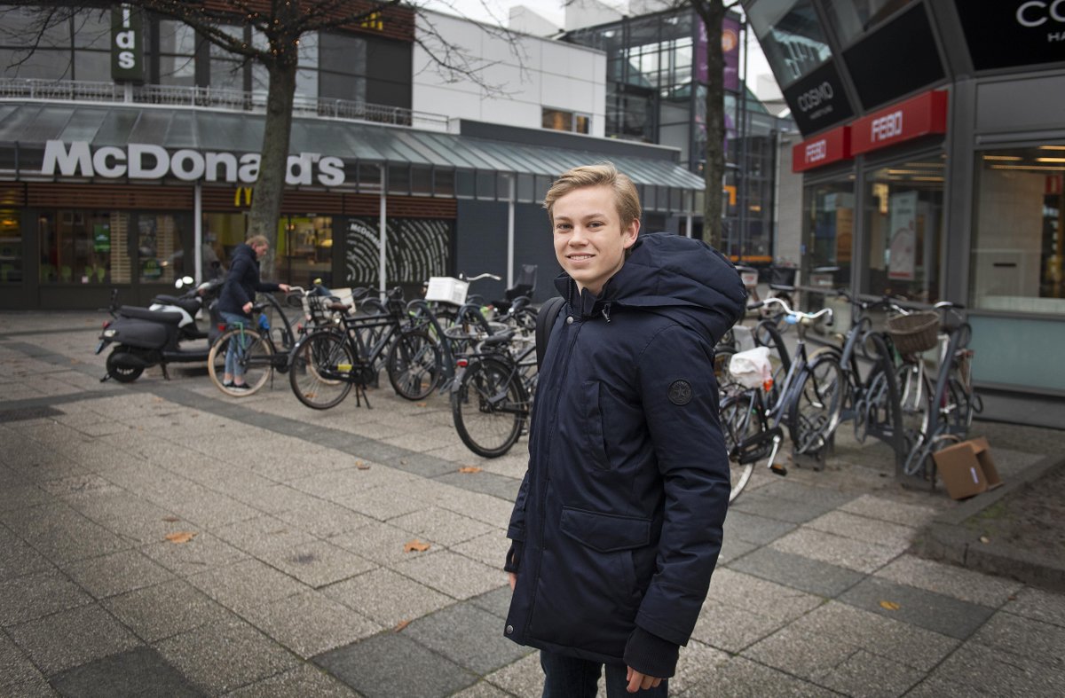 Heemsteedse scholier na reddingsactie: ’Zonder na te denken rende ik achter verwarde man met peuter aan’ dlvr.it/Qsv4yQ