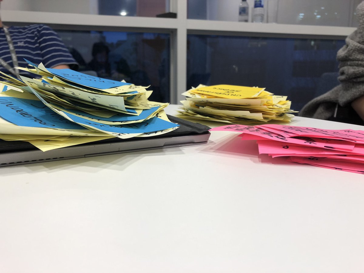 Sherlock_Says93's tweet image. Fun day of playing snap / #affinitymapping the #usabilitylab findings from yesterday with the team. Now to put them into a show and tell #postits #userresearch #analysis #teamwork #noreportshere