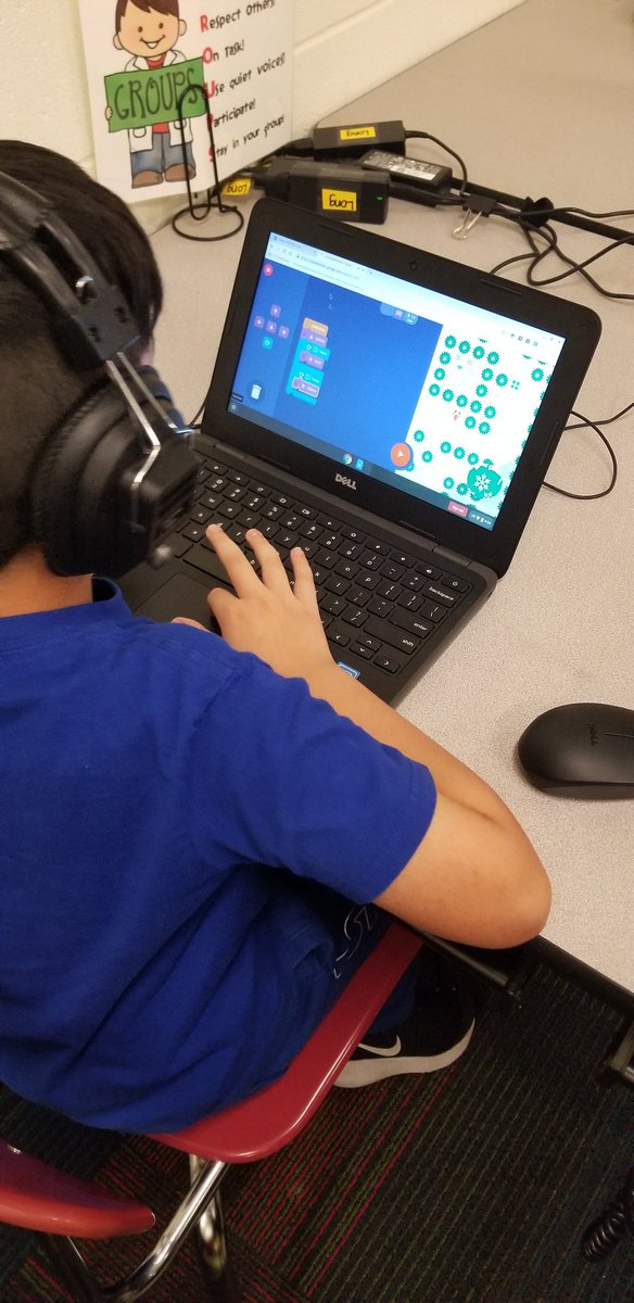 laurenham's tweet image. Learning is fun with #code using the #googlesantatracker site. #tcslearns #magnolialearns #HourOfCode
