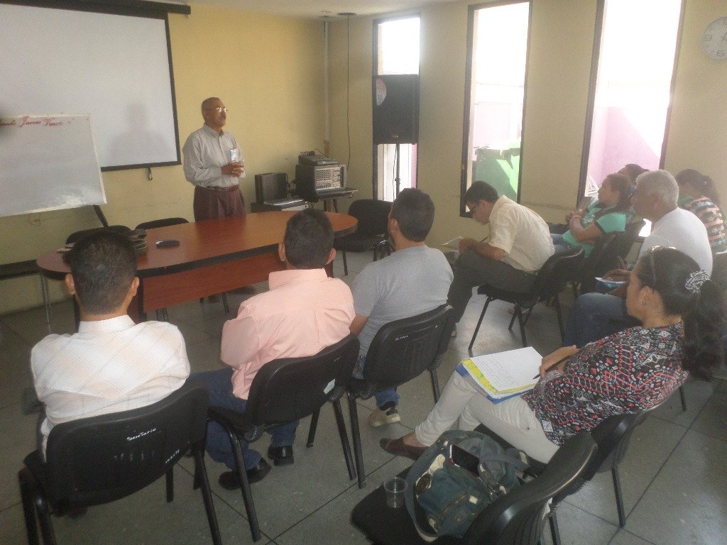 InfocomunalBA's tweet photo. Como parte de las acciones emprendidas desde la Oficina Regional de Salud y Control Epidemiológico del estado Barinas, voceros de las comunas y consejos comunales, recibieron una jornada sensibilización de mano de técnicos y especialistas malariología y saneamiento ambiental. https://t.co/ftYHstuJ4p