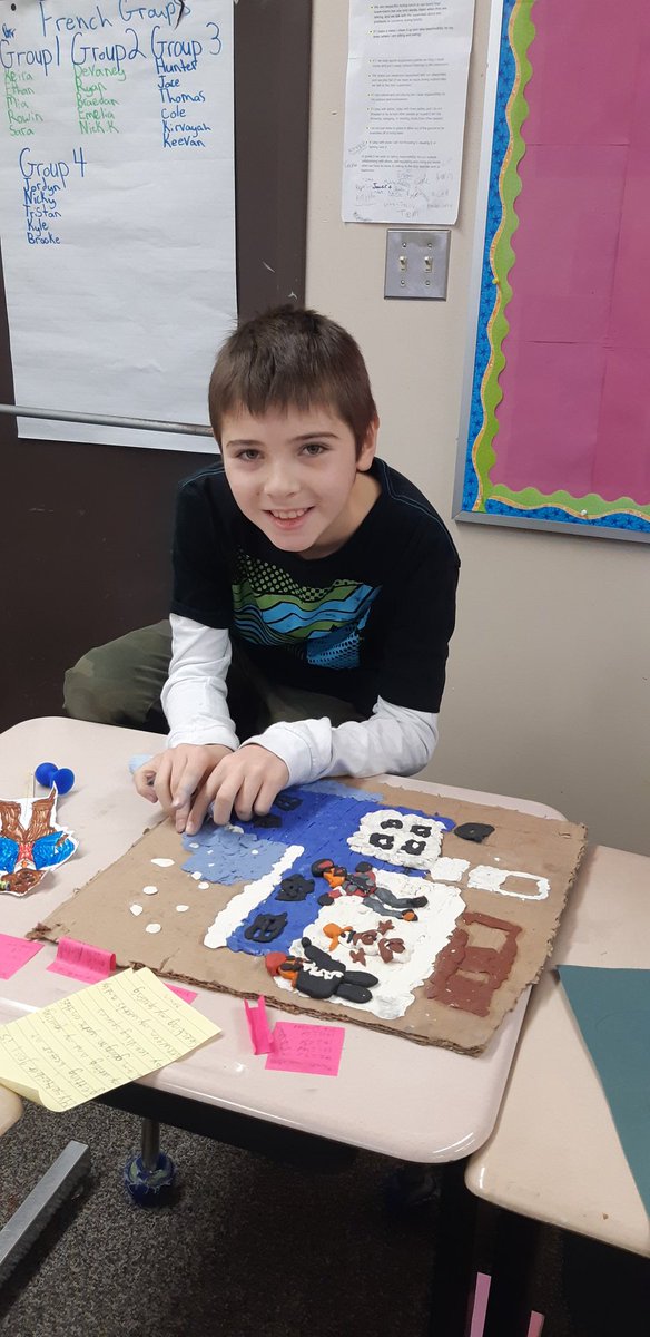 A_Gamerschlag's tweet image. #grade5 #elementsofdesign #December #holidayfun #problem #solving #creativity #KPDSBPride @vvpskenora