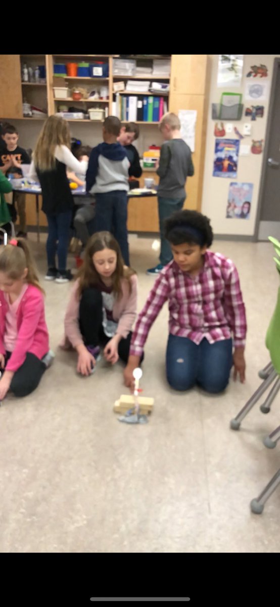 ⁦<a href="/WGHillElem/">WG Hill Elementary</a>⁩ ⁦<a href="/FMPSD/">Fort McMurray Public School Division</a>⁩ #force #levers in #grade4 some impressive physics happening in class