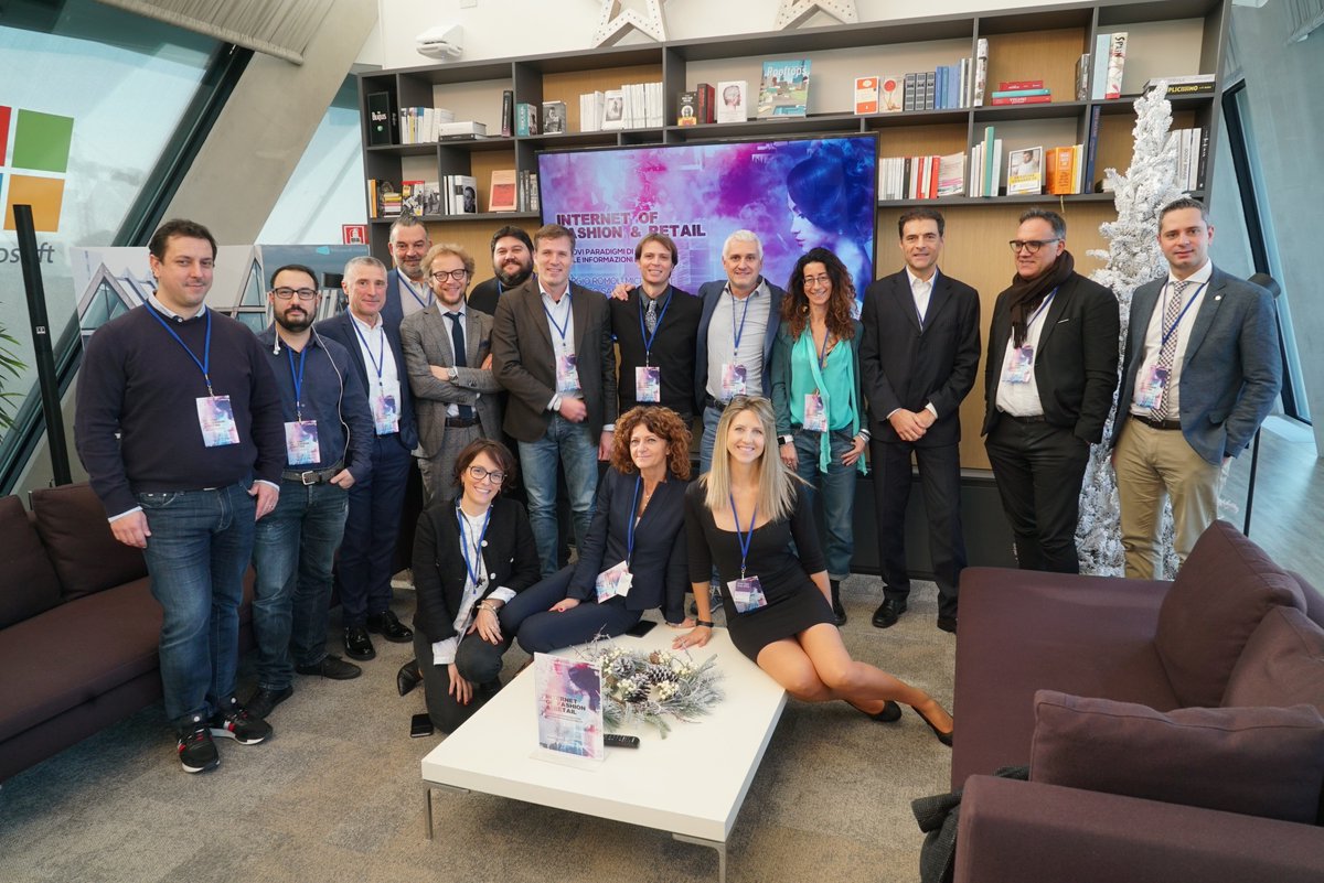 VarGroup's tweet photo. #Internet e innovazione digitale han fatto tappa oggi in @microsofthouse , dove abbiamo condiviso con alcuni clienti di riferimento del #fashion e #retail i nuovi scenari di gestione delle informazioni distribuite. Ringraziamo tutti per avere partecipato! https://t.co/ulOEQjOs9F