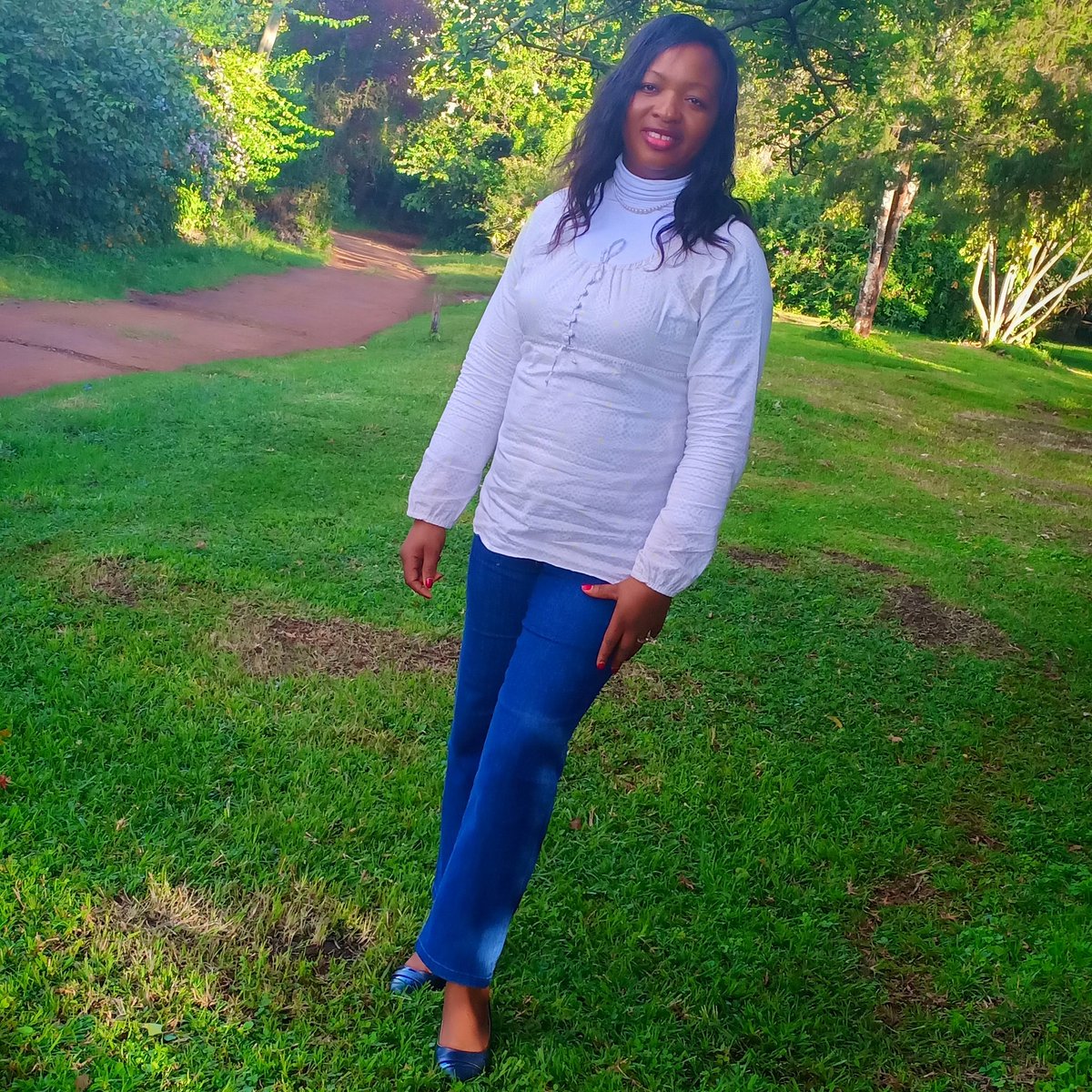 Maryselfdriven's tweet image. Nurturing and building lives that counts
"Hope is the thing with feather s"