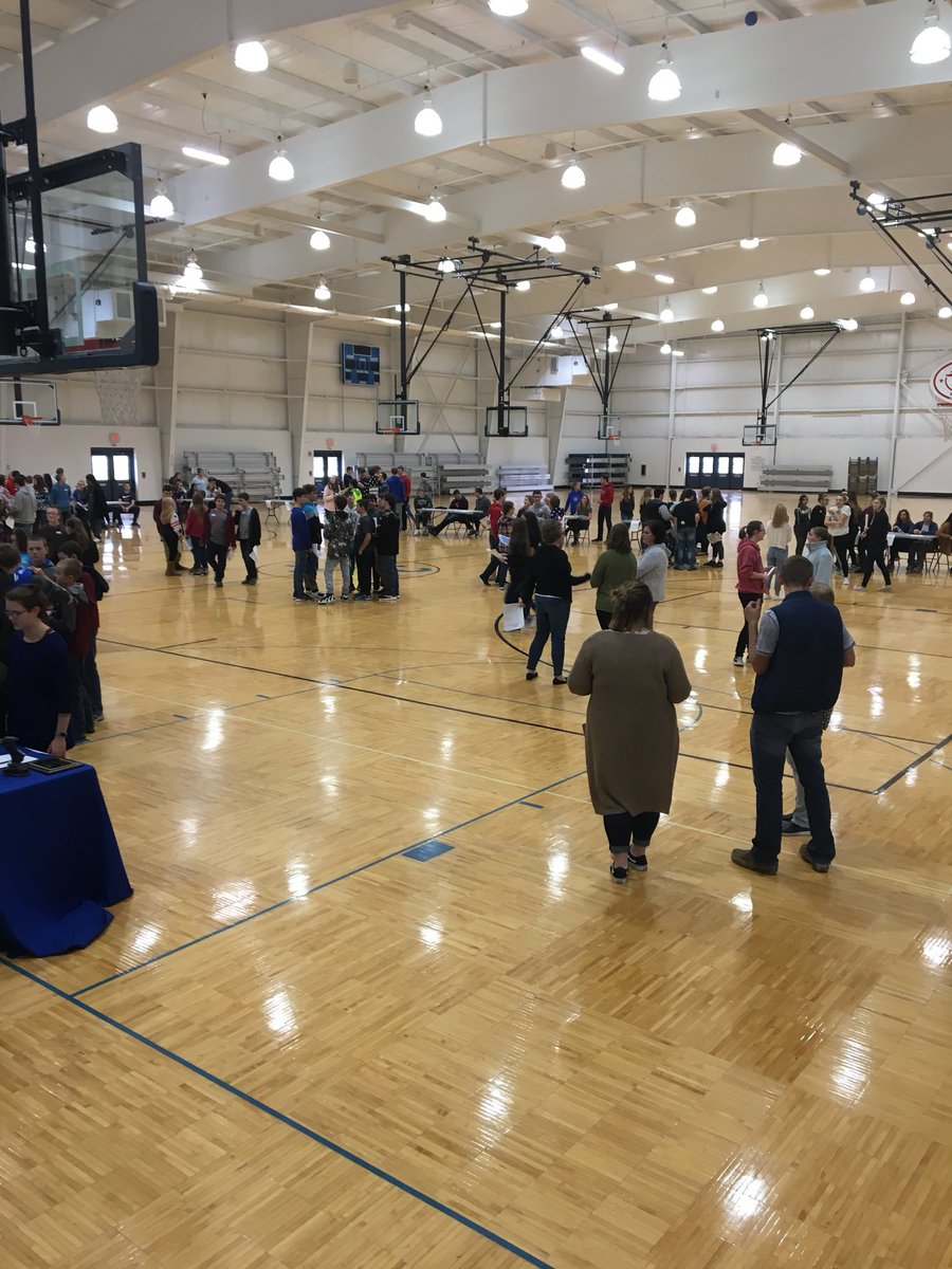 ChelseaGuggenbi's tweet image. 8th grade Activities Fair! #jchs #eastjay