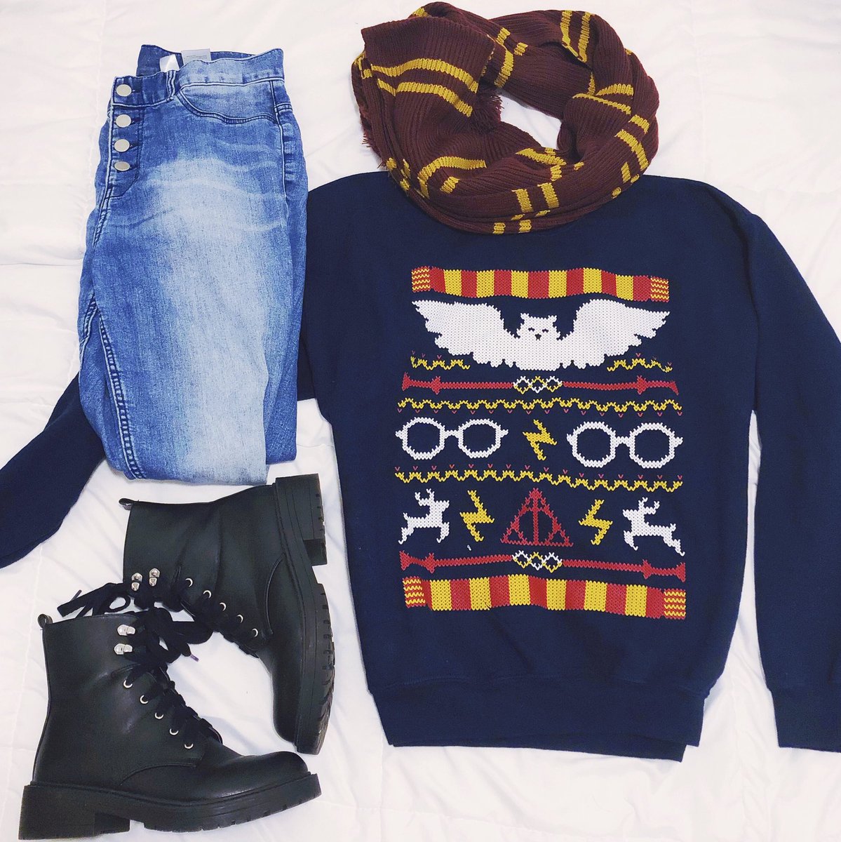 Witchcrafting & Wizardry (@witchcraft_wiz) on Twitter photo Can I wear this outfit every day in December plz? 😜🎅🏻❤️❄️ Can I wear this outfit every day in December plz? 😜🎅🏻❤️❄️