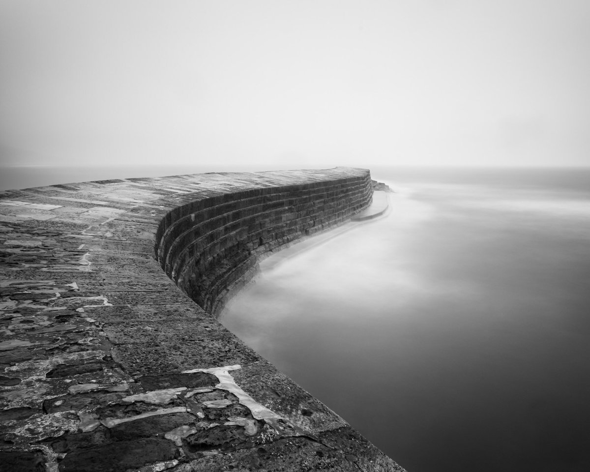 _Phil_J's tweet photo. I got absolutely soaked taking this shot and the camera is currently sat in a bowl of rice drying out! @DorsetLifeMag @Lymeregis_news @DorsetLiving @longexposuremag @LEEFilters @monochromemag @MailOnline @jurassiccoastin https://t.co/YvmVYFHmrS