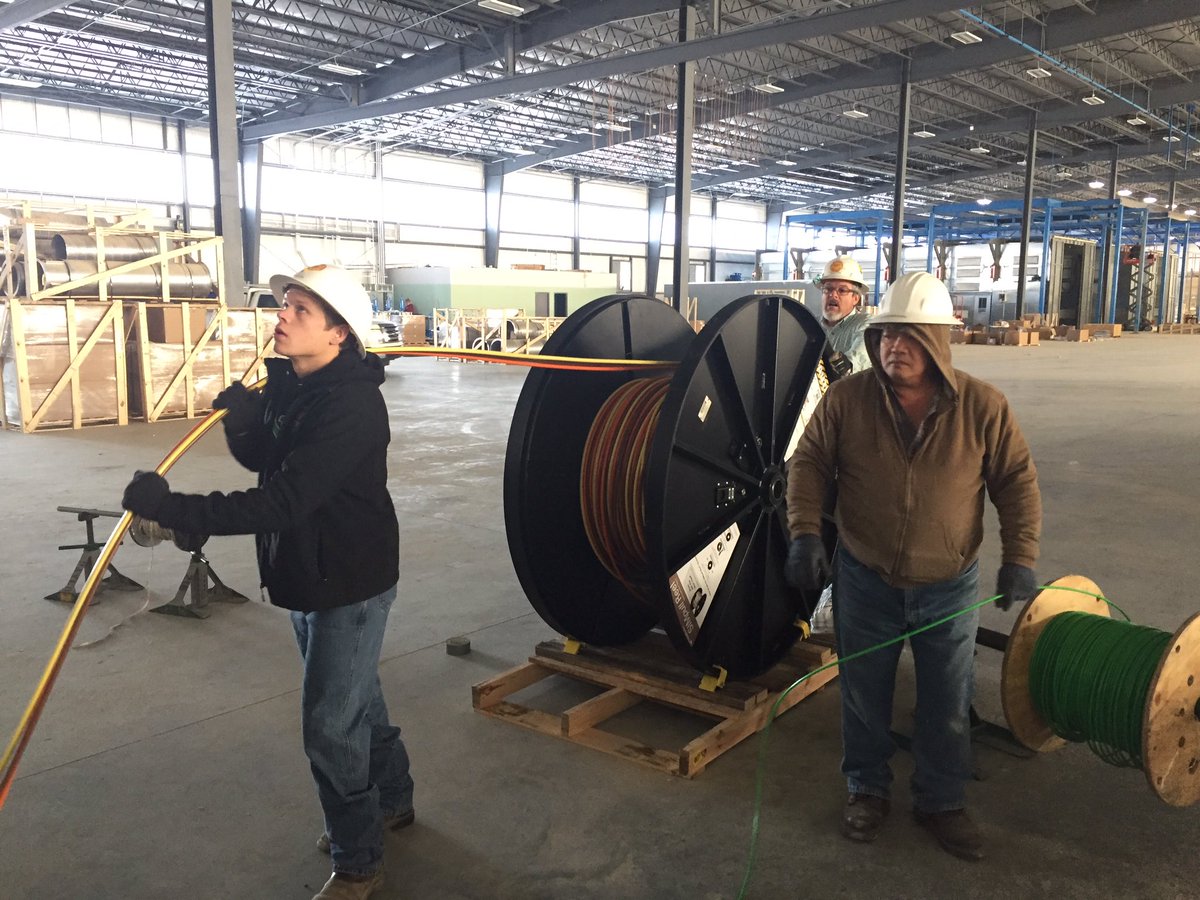 N5REL's tweet image. Payne Electric making quick work on a wire pull this morning on a job in Sulphur Springs, TX with #SimPull solutions provided by @ElliottElectric and @Southwire