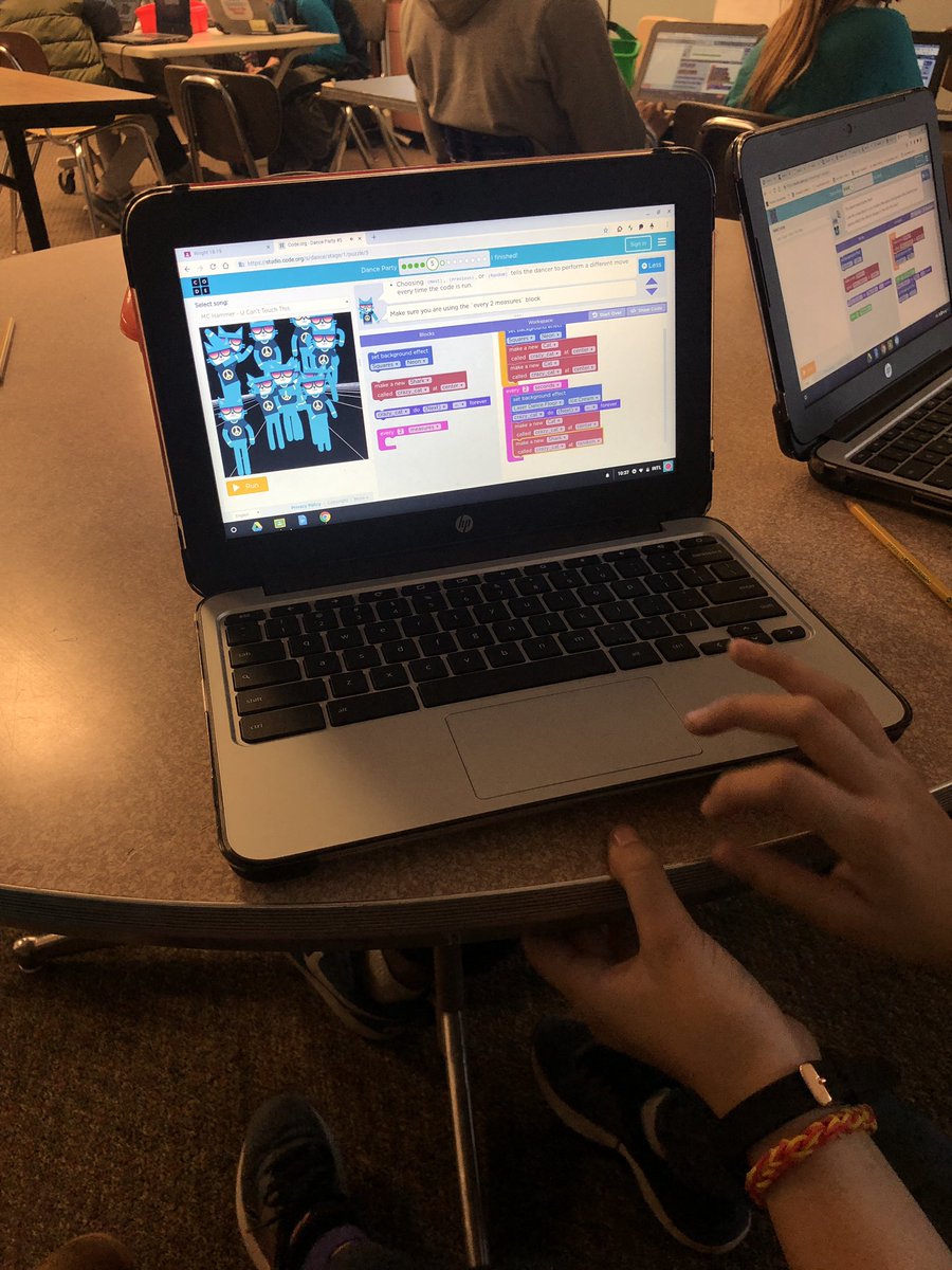 wrightchere's tweet image. Coding dance party. Lovin’ it. #codedanceparty