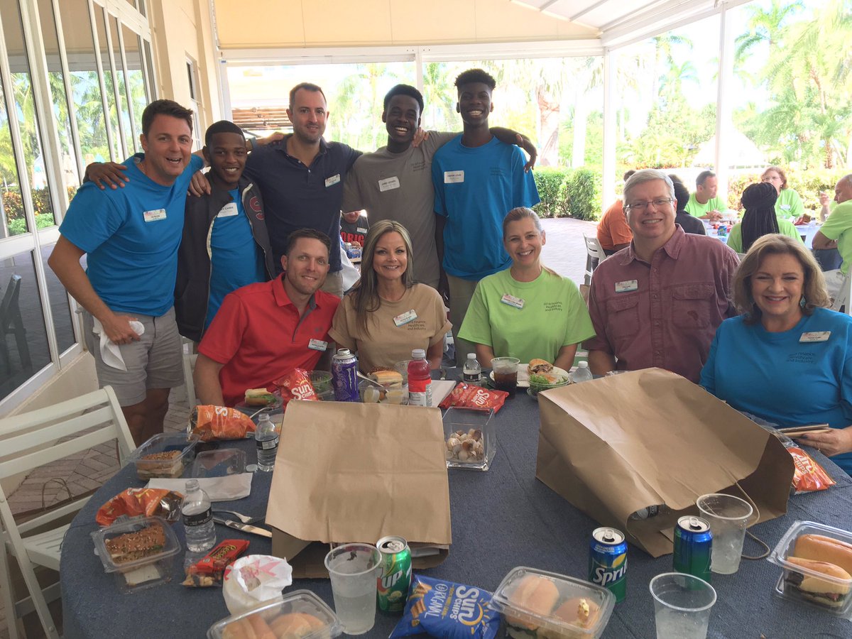 SEEDSchoolMiami's tweet image. Reliving the meaningful moments we had recently with @att @rndevents @RitzCarlton #ImpactSolutions @nike #ADayToRemember