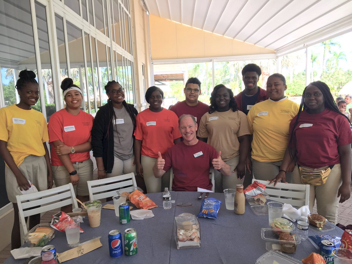 SEEDSchoolMiami's tweet image. Reliving the meaningful moments we had recently with @att @rndevents @RitzCarlton #ImpactSolutions @nike #ADayToRemember