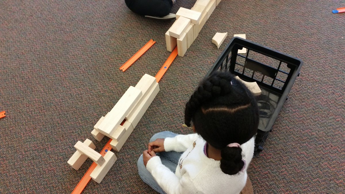 RSmithTeachTech's tweet image. Students in Ms. Damico's class are having a blast being junior engineers!
