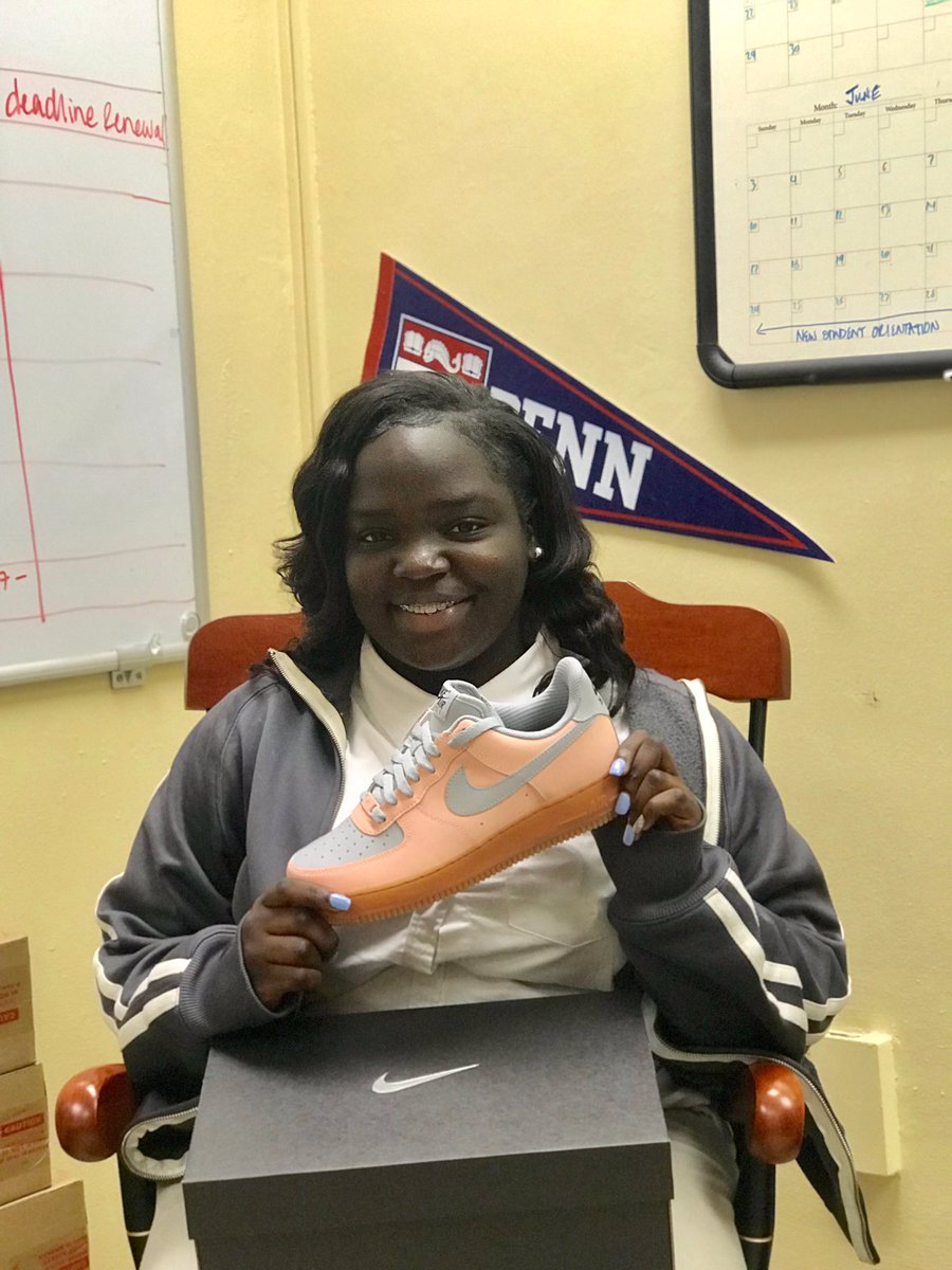 SEEDSchoolMiami's tweet image. Our custom @nike sneakers are still coming in from the #ADayToRemember event! We are grateful for our friends @rndevents @RitzCarlton @ATT #ImpactSolutions