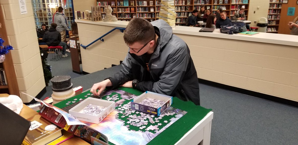 HafCorbin's tweet photo. Lots of great passive programming going on today...chess, puzzles, board games and crafts. Engagement, creativity and collaboration through 'play'! @LHSEAGLESVA @aasl #passiveprograms #learnthroughplay https://t.co/6nk6TxyHAA