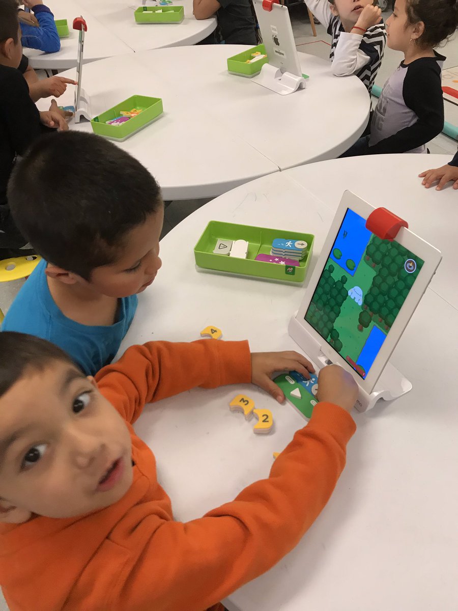 kcollazo's tweet image. Did you ever wonder if Kinders can Code? The answer is YES! @maestrarivero @PlayOsmo #hourofcode18 @MCSDigital