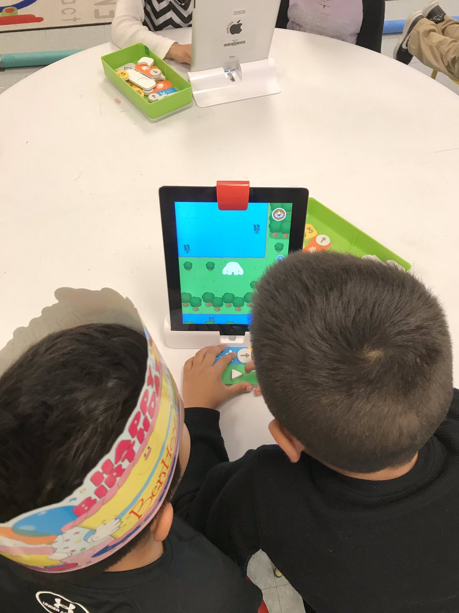 kcollazo's tweet image. Did you ever wonder if Kinders can Code? The answer is YES! @maestrarivero @PlayOsmo #hourofcode18 @MCSDigital