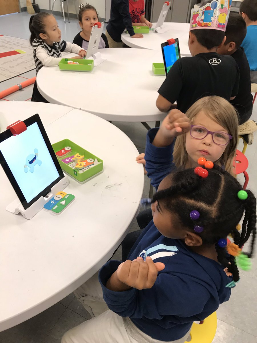 kcollazo's tweet image. Did you ever wonder if Kinders can Code? The answer is YES! @maestrarivero @PlayOsmo #hourofcode18 @MCSDigital