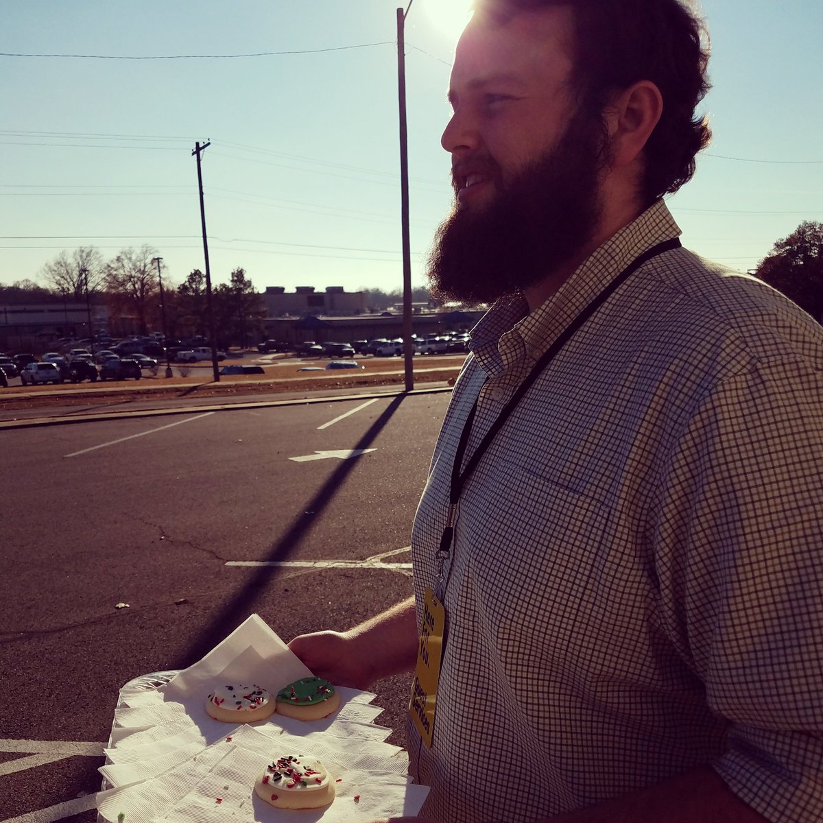 Cornerstonefsm's tweet photo. Handing out Christmas cookies to students as they head home this afternoon! #CornerstonelovesFairview #CornerstonelovesRamsey 
#CornerstoneFSM https://t.co/7vSIgFDg2E
